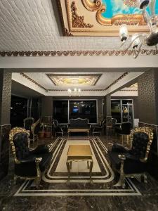 Grand Black - 11