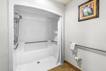 Days Inn & Suites by Wyndham - 35