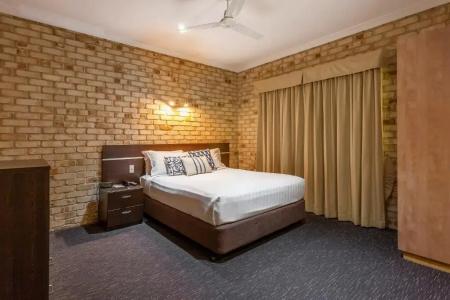 Highlander Motor Inn - 56