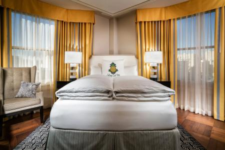 Staypineapple, An Elegant, Union Square - 2
