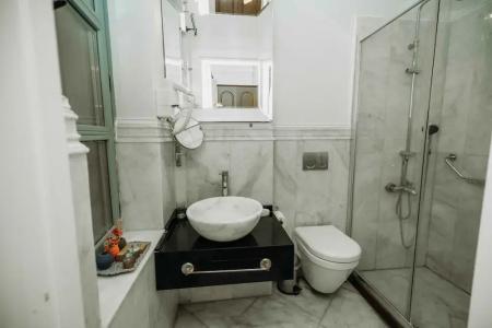 Beyaz Kapi Boutique - 8