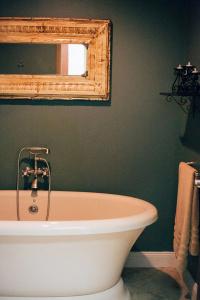The Remington Suite and Spa - 8