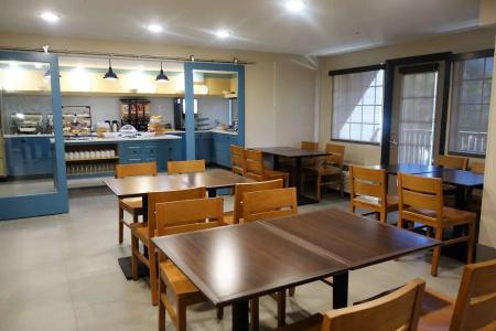 Country Inn & Suites by Radisson, South, TN - 26
