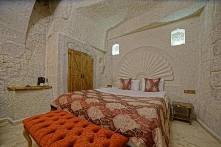 Risus Cave Suites - 13