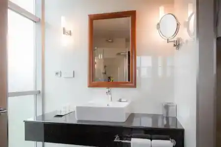 DoubleTree by Hilton Bratislava - 44