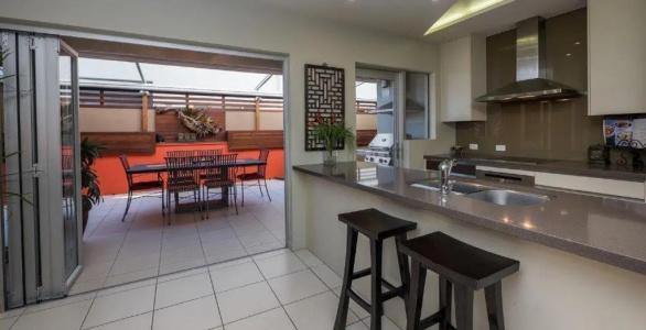 Cairns City - 90