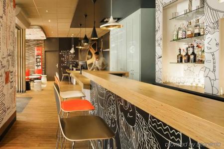 ibis Versailles Château - 13