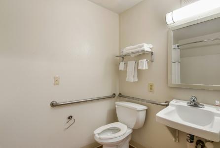 HomeTowne Studios by Red Roof Denver - Airport/Aurora - 8
