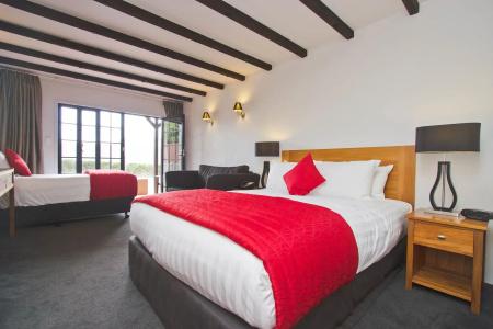 Knights Inn - 6