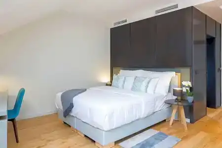 Livris - 100