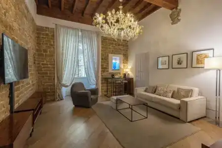Donati Luxury Tower Suites - 215