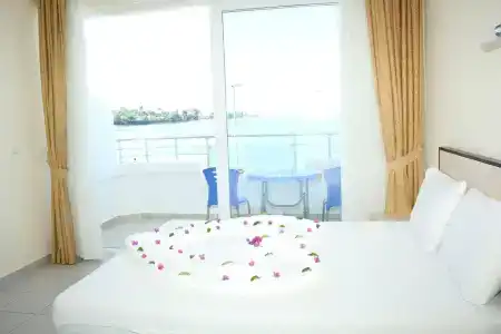Side Beach Club - 40
