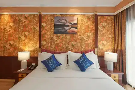 Floral · Dolphin Circle Pattaya - 4