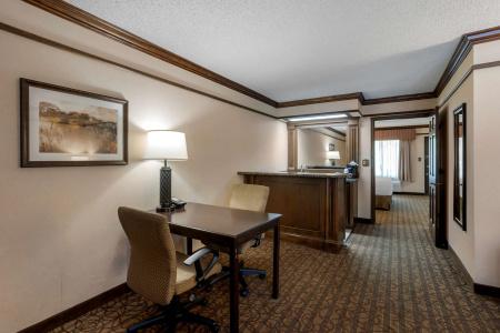 Best Western Inn of the Ozarks - 107