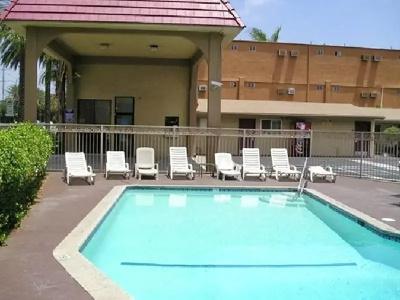 Anaheim Discovery Inn and Suites - 18