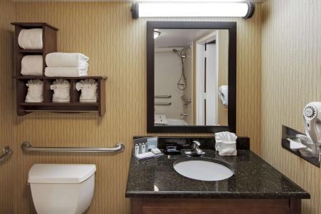 Hampton Inn Broadway at the Beach - 7