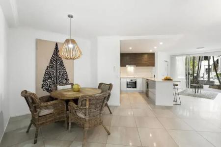 Noosa Tropicana - 131