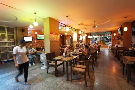 18 Coins Cafe & Hostel - 26