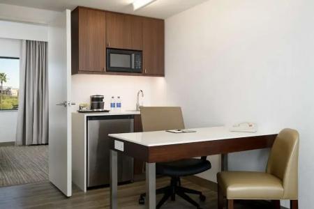 DoubleTree Suites by Hilton Phoenix - 58