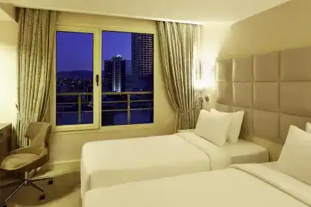DoubleTree by Hilton Izmir - Alsancak - 6