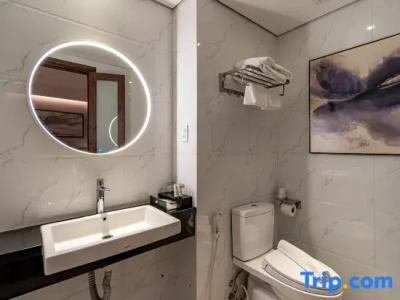 Uptown - 104