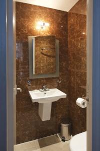 Linden House - 9
