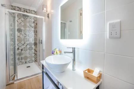 Georges Boutique Living - 31