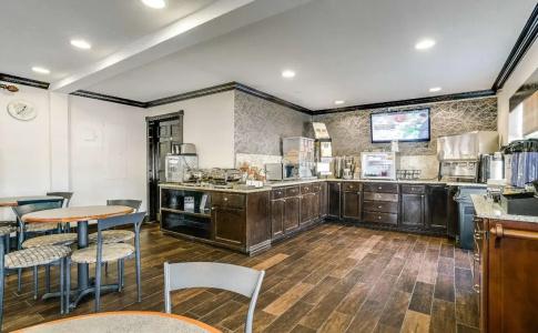 Quality Inn & Suites Dallas-Cityplace - 27