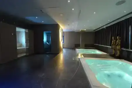 Up Wellness & Spa - 19