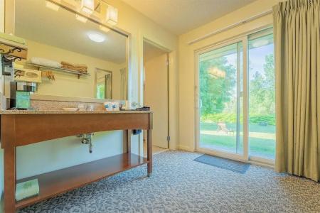 Sun & Ski Inn and Suites - 85