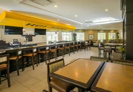Hilton Garden Inn - 20
