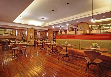 Giraffe by Library Hotel Collection - 20