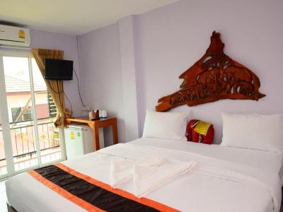 Baan Taklom Chomtalay - 1