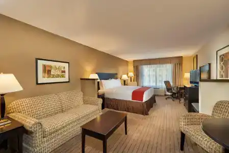 Holiday Inn Express & Suites Airport, An Ihg - 37