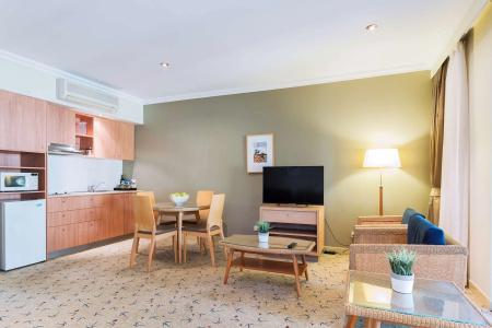 Rydges - 109