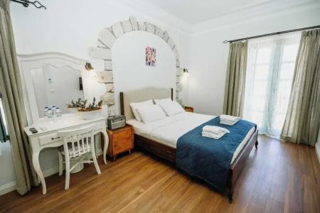 Beyaz Kapi Boutique - 17