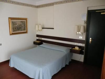 Piccadilly - 21