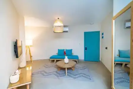 Redcon Suites - 182