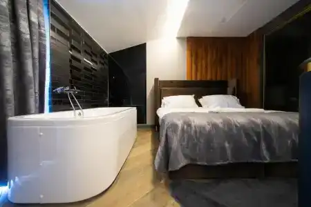 Mad Innspa - 4