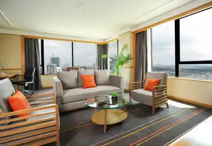 Renaissance Riverside Saigon - 7
