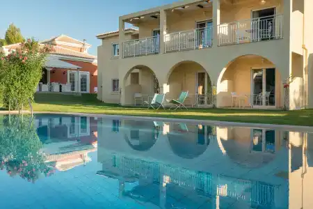 Aeolos Boutique and Suites - 15