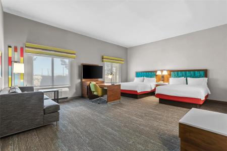 Hampton Inn & Suites West - 85