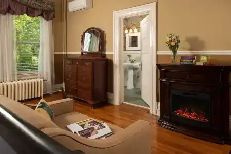 Albemarle Inn - - 43