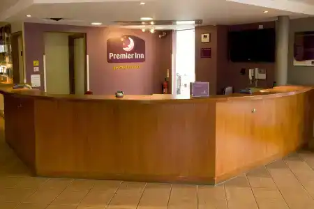 Premier Inn Putney Bridge - 16