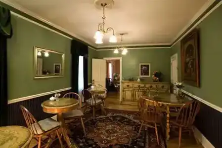 Town & Tide Inn - 23