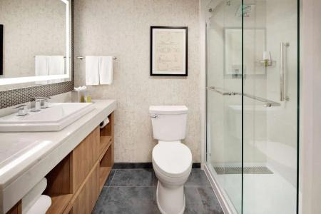 DoubleTree by Hilton - 59