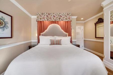 Spindrift Inn - 63