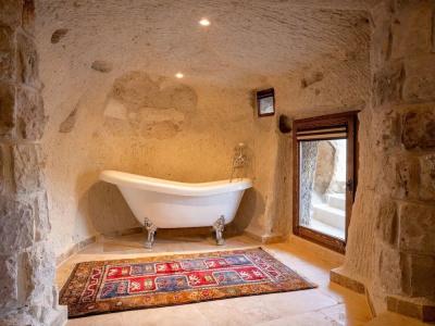 Tulip Cave Suites - 157