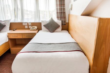 Oyo London Guest House - 41