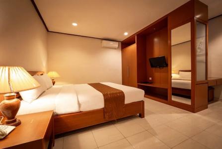 Yulia Beach Inn Kuta - 66